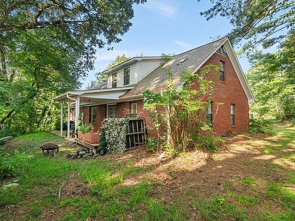 5th image of 704 Ridgewood Manor Dr