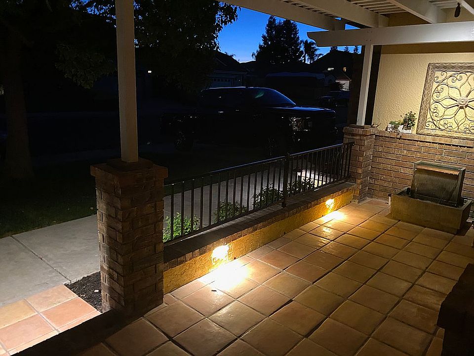 2nd image of 924 Zephyr Ln