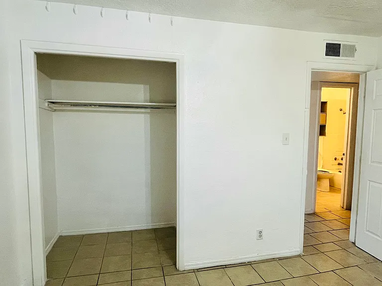 8200 Copper Ave NE #A — Photo 13