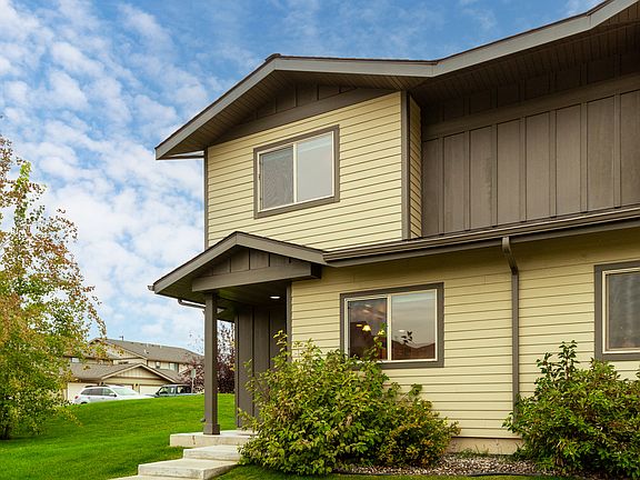 2nd image of 3241 Fen Way Unit B