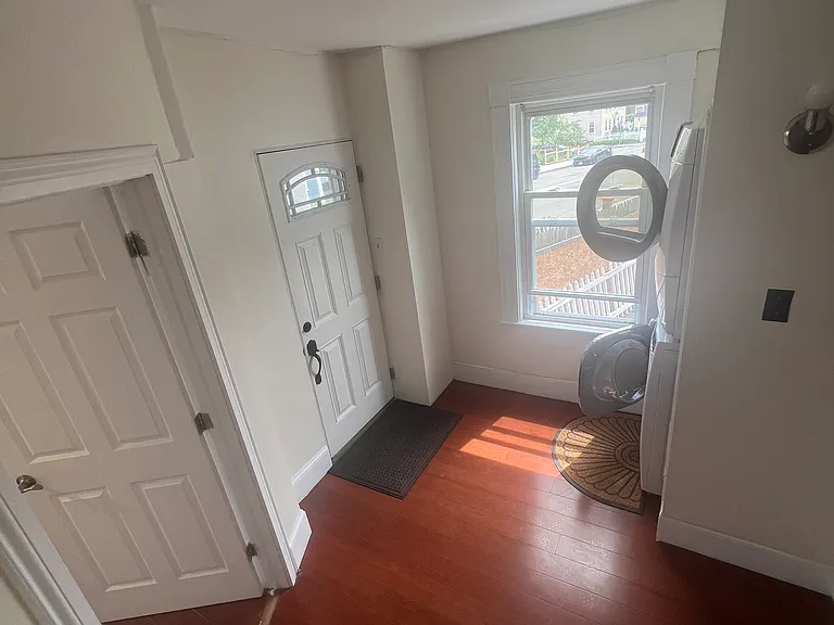 52 Essex St #1 — Photo 8