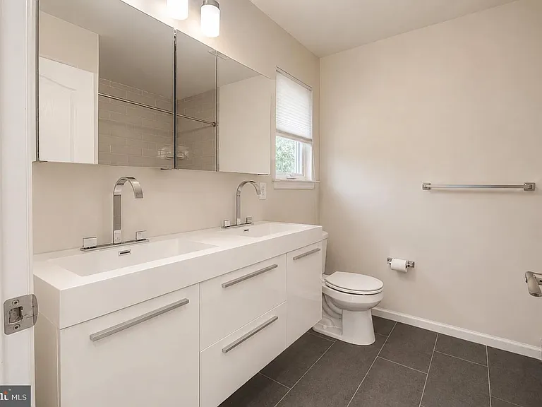 4 Regency Ct — Photo 36