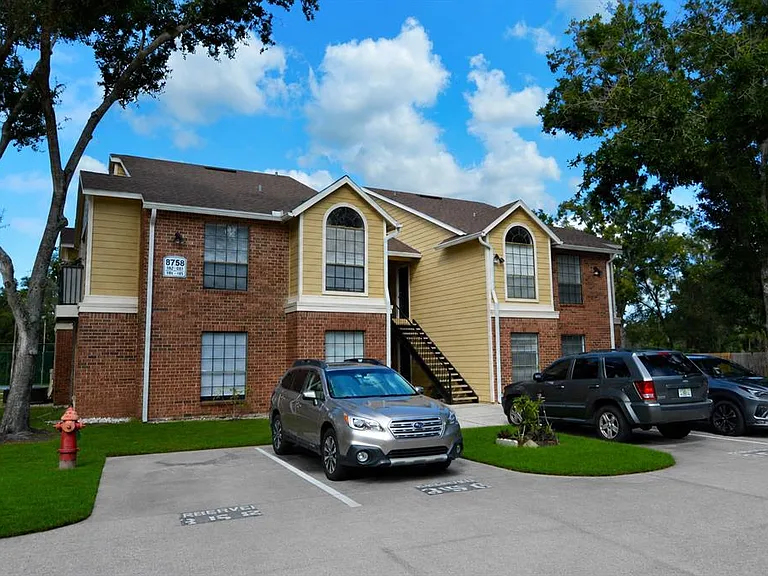 8758 Mallard Reserve Dr #101 — Photo 1