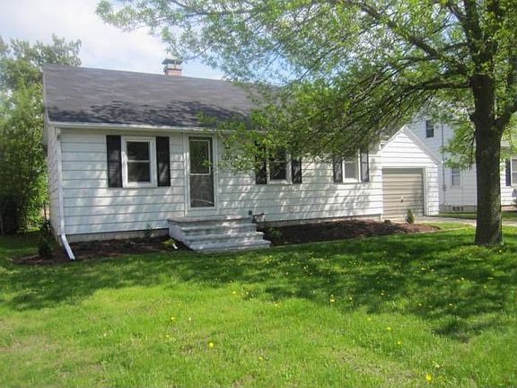 Cute 2 bd w/attach garage