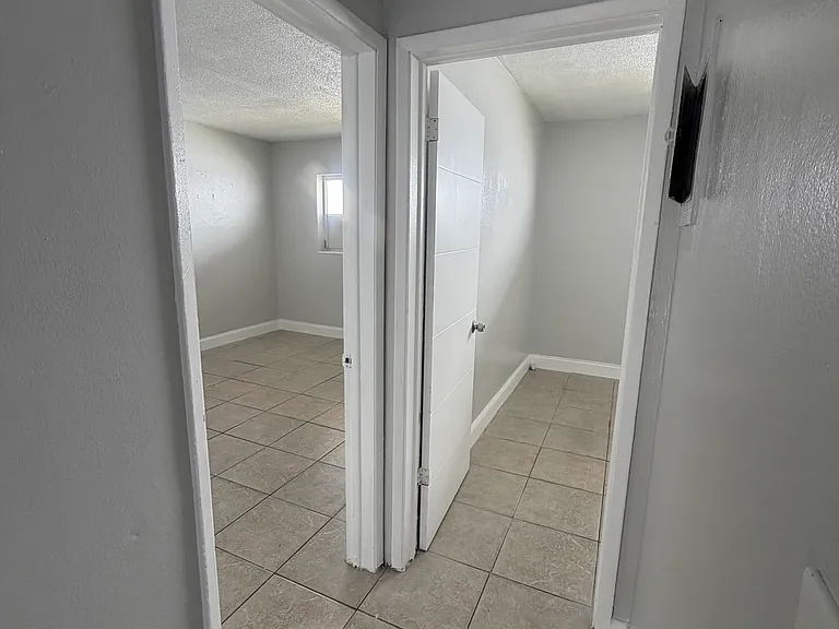 760 SW 8th St #4 — Photo 7