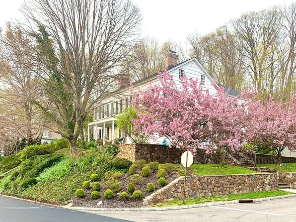 125 East Broadway, Roslyn, NY 11576