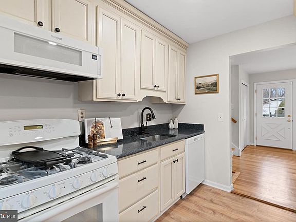 5th image of 8117 Dabney Ave