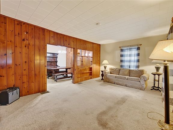 3rd image of 39 Warden St