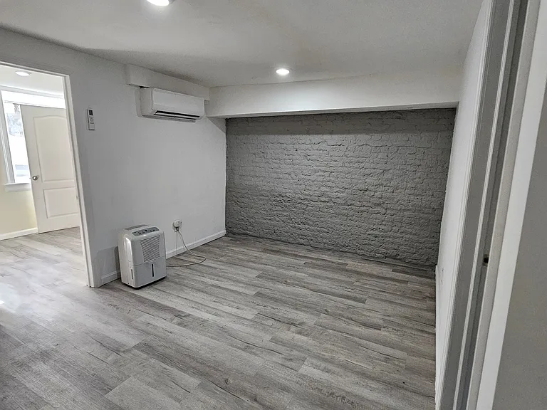 136 Johnston St #0 — Photo 4