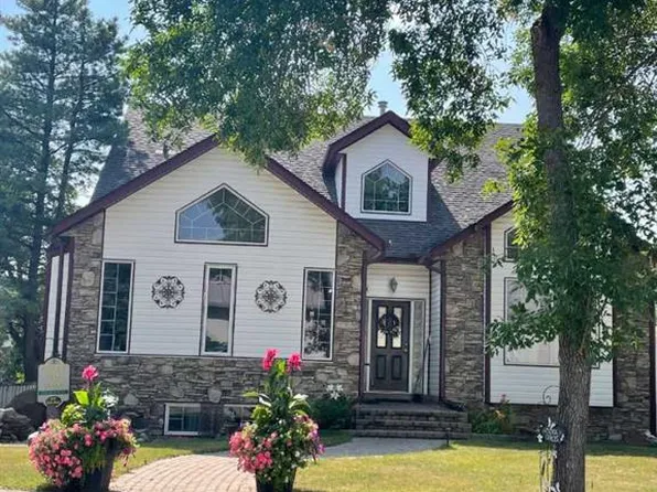 917 N 6th Ave, Wainwright, AB T9W 1C7