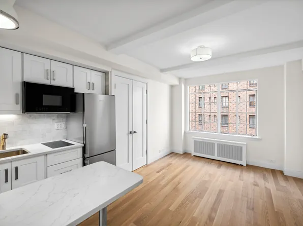 304 East 41st Street image 1 of 6