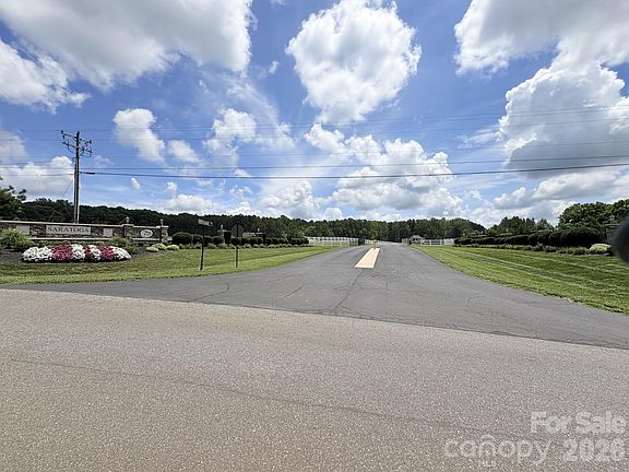 2nd image of 1400 Steeplechase Ln #31