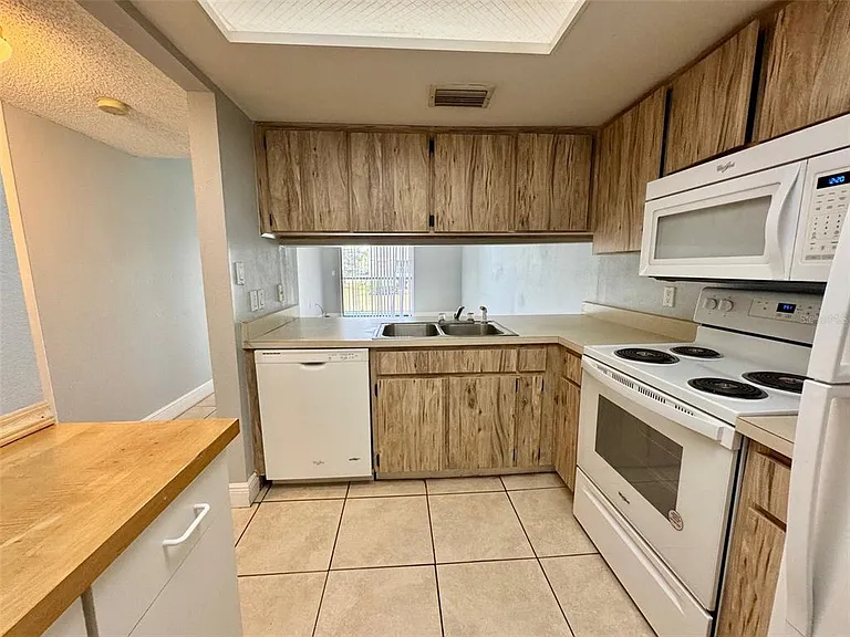 5023 Terrace Palms Cir #202 — Photo 5