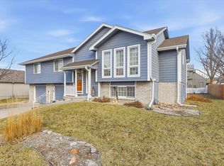 2110 Franklin Dr, Papillion, NE 68133