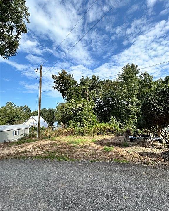 1st image of 4033 Sargent Cir #17
