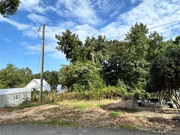 4033 Sargent Cir #17, Gainesville, GA 30506