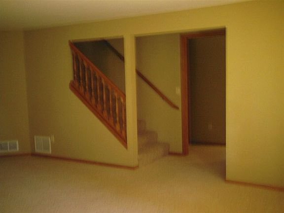 5th image of 725 Cottonwood Cir
