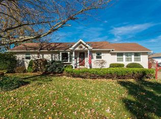 1600 1st St, West Babylon, NY 11704