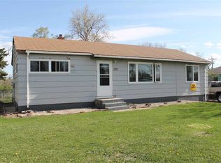203 5th St N, New Town, ND 58763