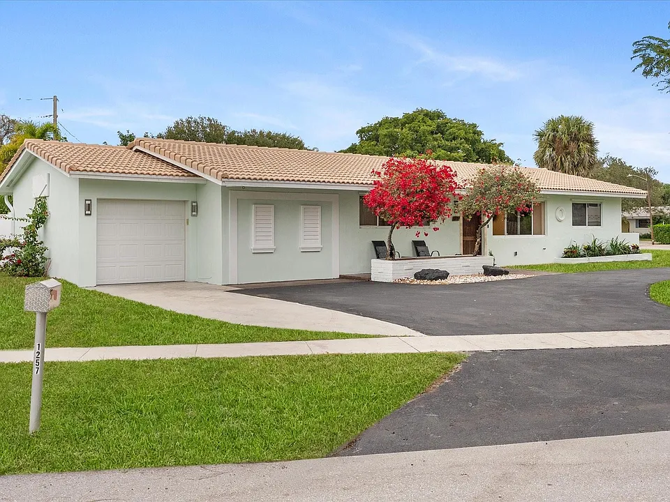 1257 NW 5th St