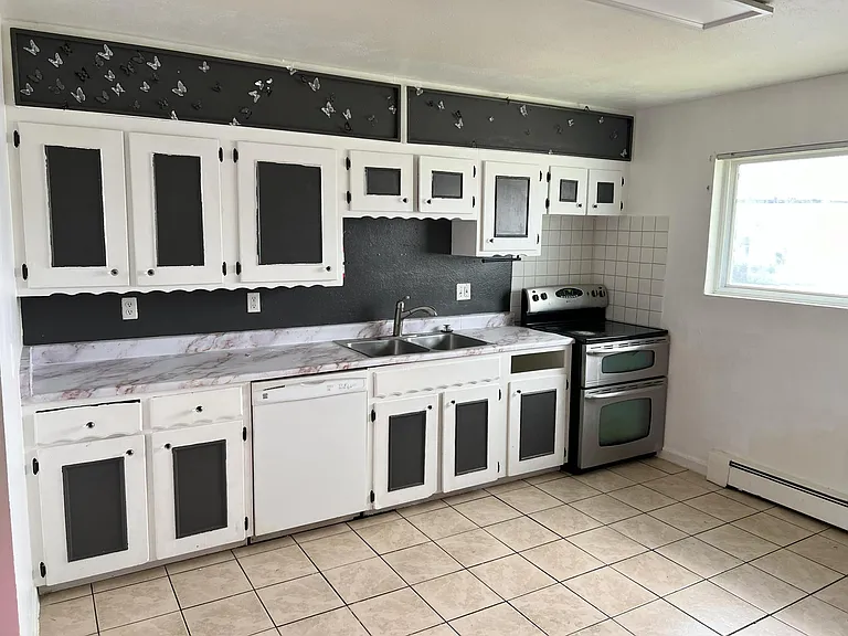 2525 S Sheridan Blvd — Photo 5