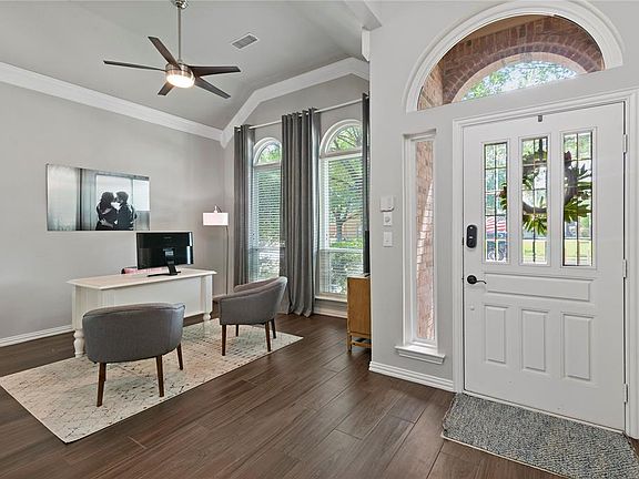 4th image of 8353 Thornhill Dr