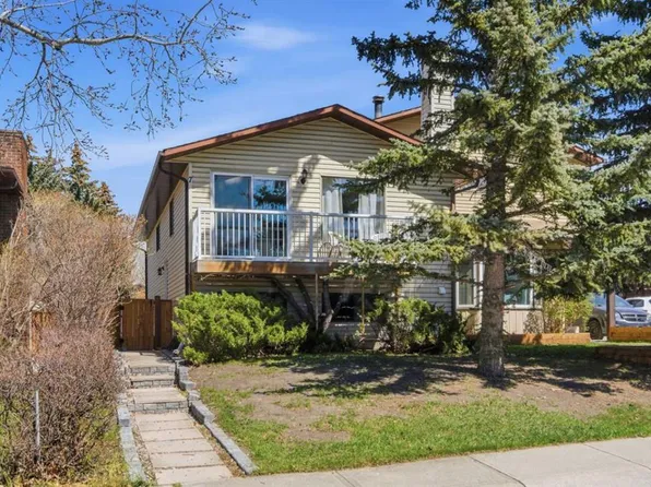 7 S Jensen Cres NE, Airdrie, AB T4B 1P4