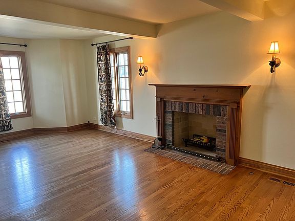 5th image of 1858 Princeton Cir