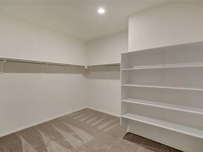 3105 Maurine Dr — Photo 23