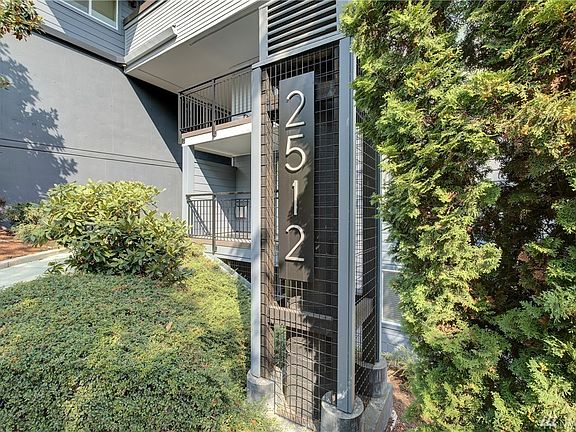 4th image of 2512 E Madison St APT 105
