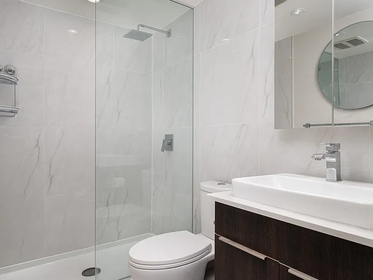 1588 Hastings St E #415 — Photo 11