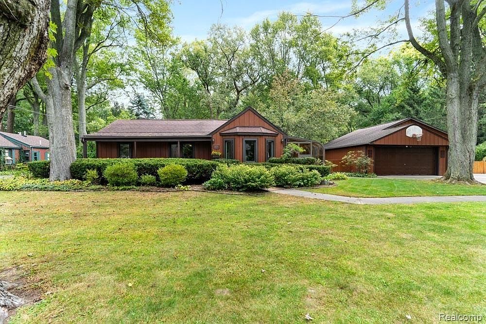 20160 Milburn St, Livonia, MI 48152 Zillow