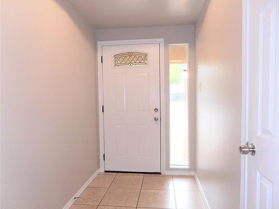 3rd image of 5515 Sarasota Dr