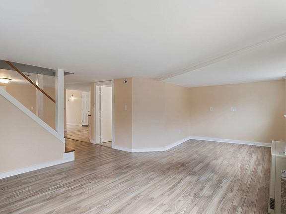 4th image of 12 Bradley Street