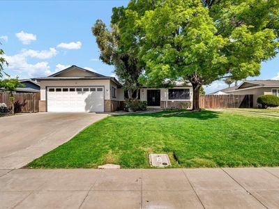 30 S Cambridge Dr, Lemoore, CA, 93245