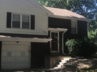 5608 NW Hillside Dr, Kansas City, MO 64151