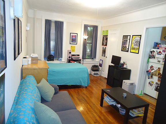 2nd image of 32-16 Crescent St #1G