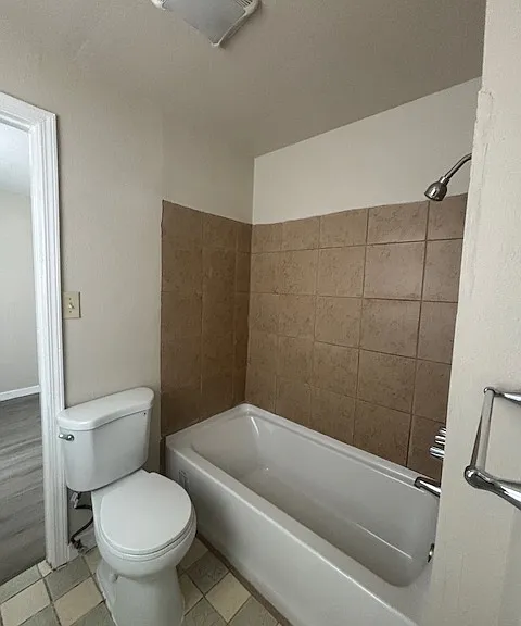 445 E Hawthorne St — Photo 5