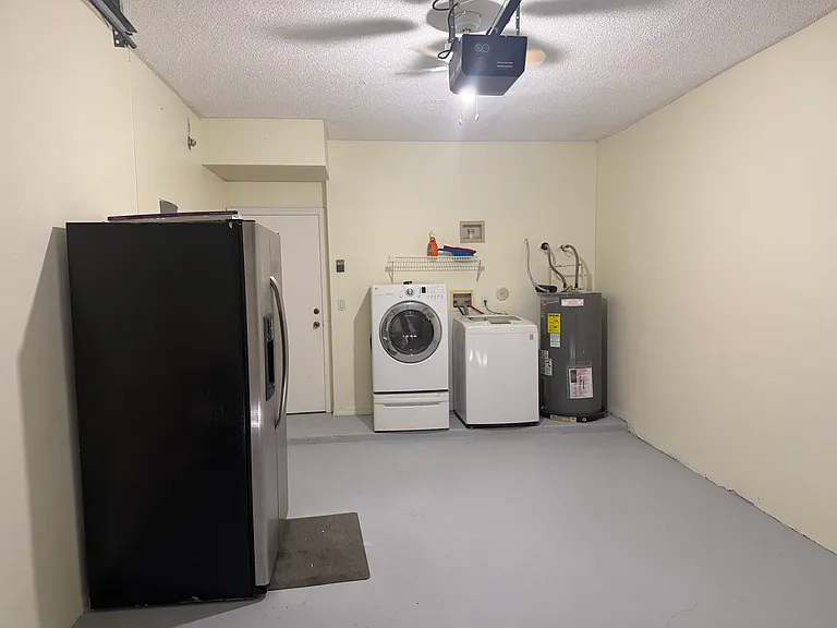 6711 Green Island Cir — Photo 26