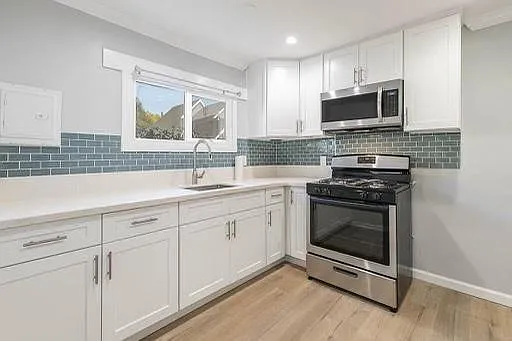 515 Cypress Ave — Photo 3