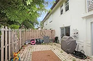 NW 88th Ter — Photo 18