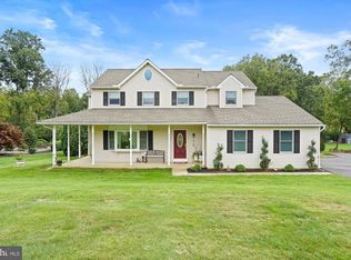 3 Schoolhouse Ln, Fleetwood, PA 19522