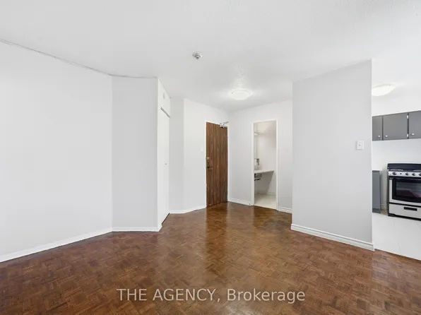 2360 Dundas St W, Toronto, ON