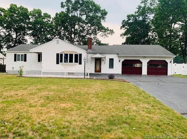 7 Arlington Road, Windsor Locks, CT 06096