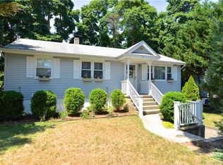 9 Muffin Ln, Norwalk, CT 06851