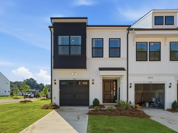 7454 Mashburn Dr, Charlotte, NC 28269