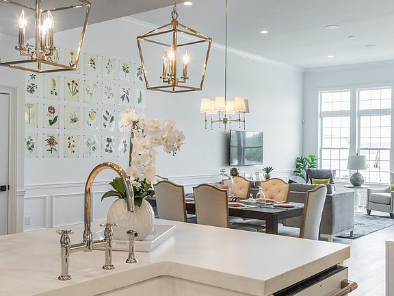 Expansive kitchen island
