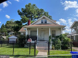 924 18th St S, Arlington, VA 22202