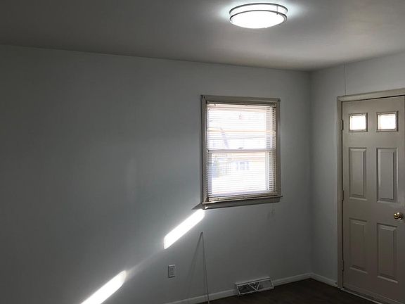 3rd image of 8 Figurea Ave #A