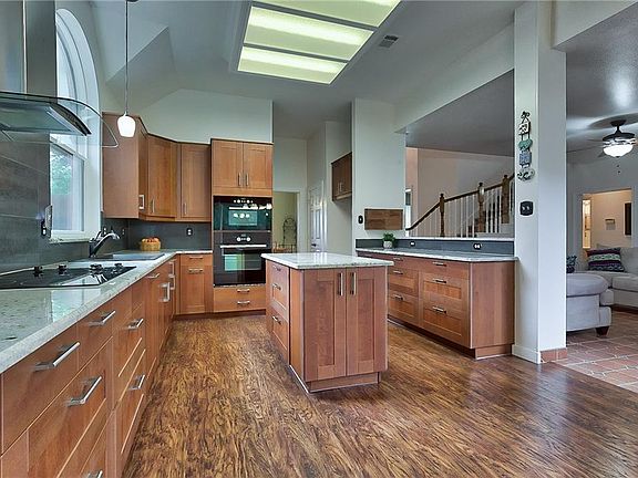 3rd image of 7937 Clark Springs Dr